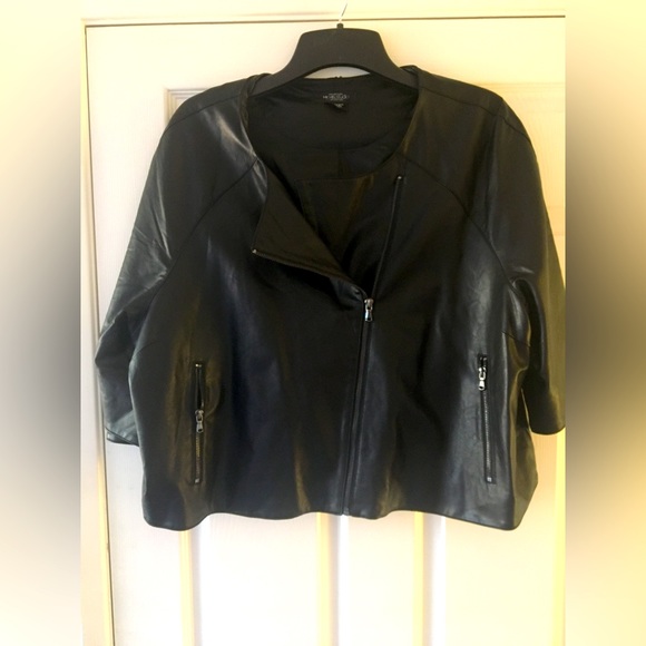 Sz 24 cropped faux leather jacket - Picture 1 of 2